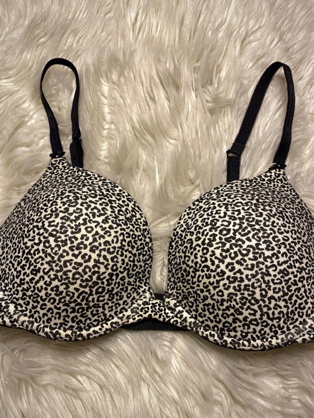 Victoria’s Secret Very Sexy Push-Up Bra Leopard Print 32D